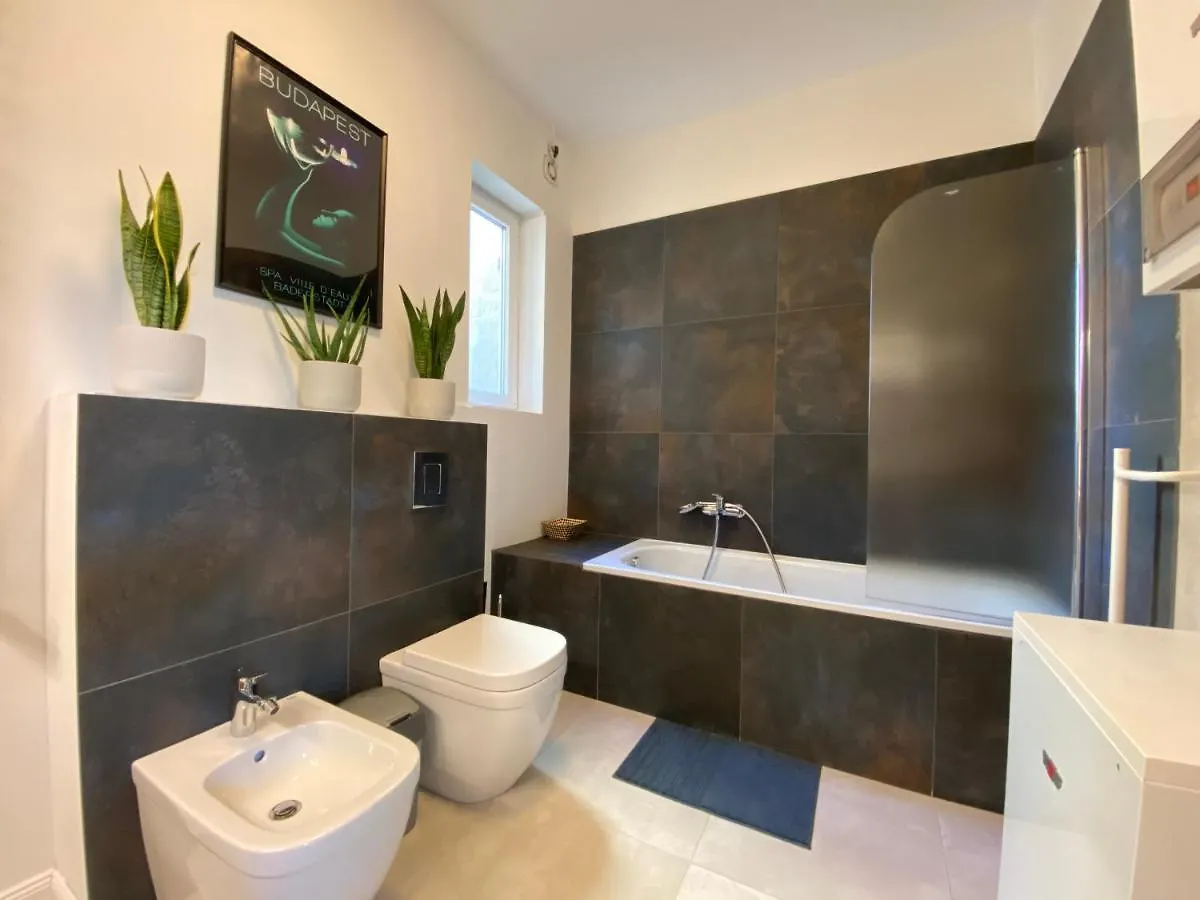 2 Bedroom 107 M2 Loft With Balcony Budapest 0*,