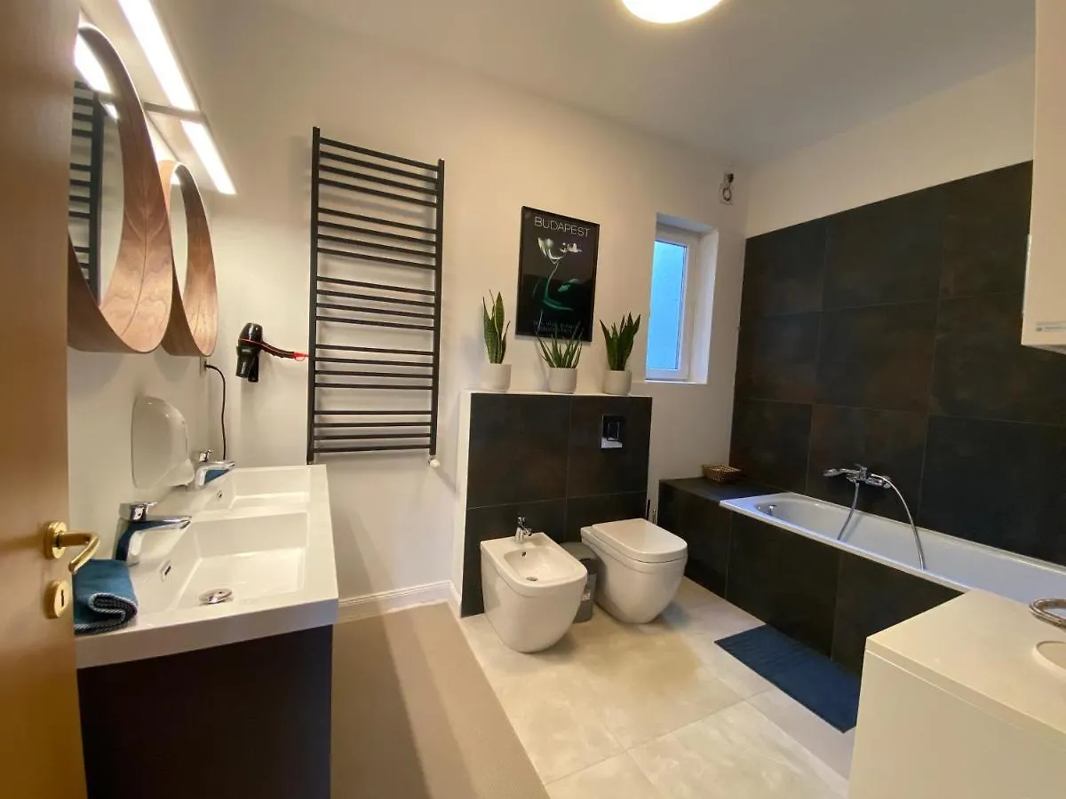 Διαμέρισμα 2 Bedroom 107 M2 Loft With Balcony Βουδαπέστη